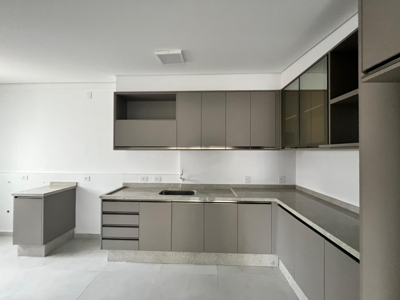 COBERTURA DUPLEX NA AVENIDA CENTRAL