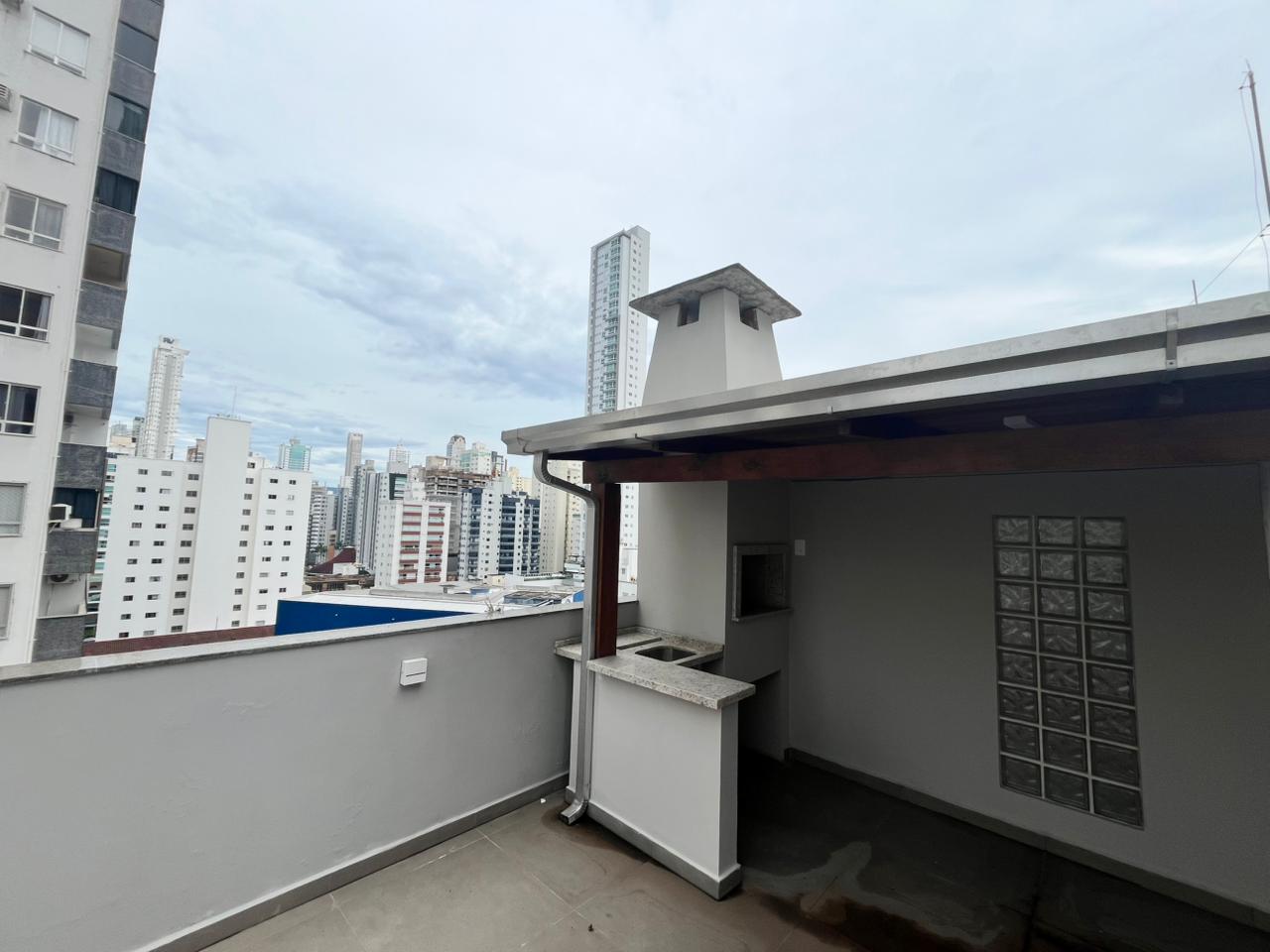 COBERTURA DUPLEX NA AVENIDA CENTRAL