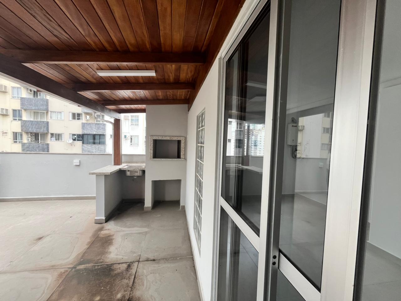 COBERTURA DUPLEX NA AVENIDA CENTRAL