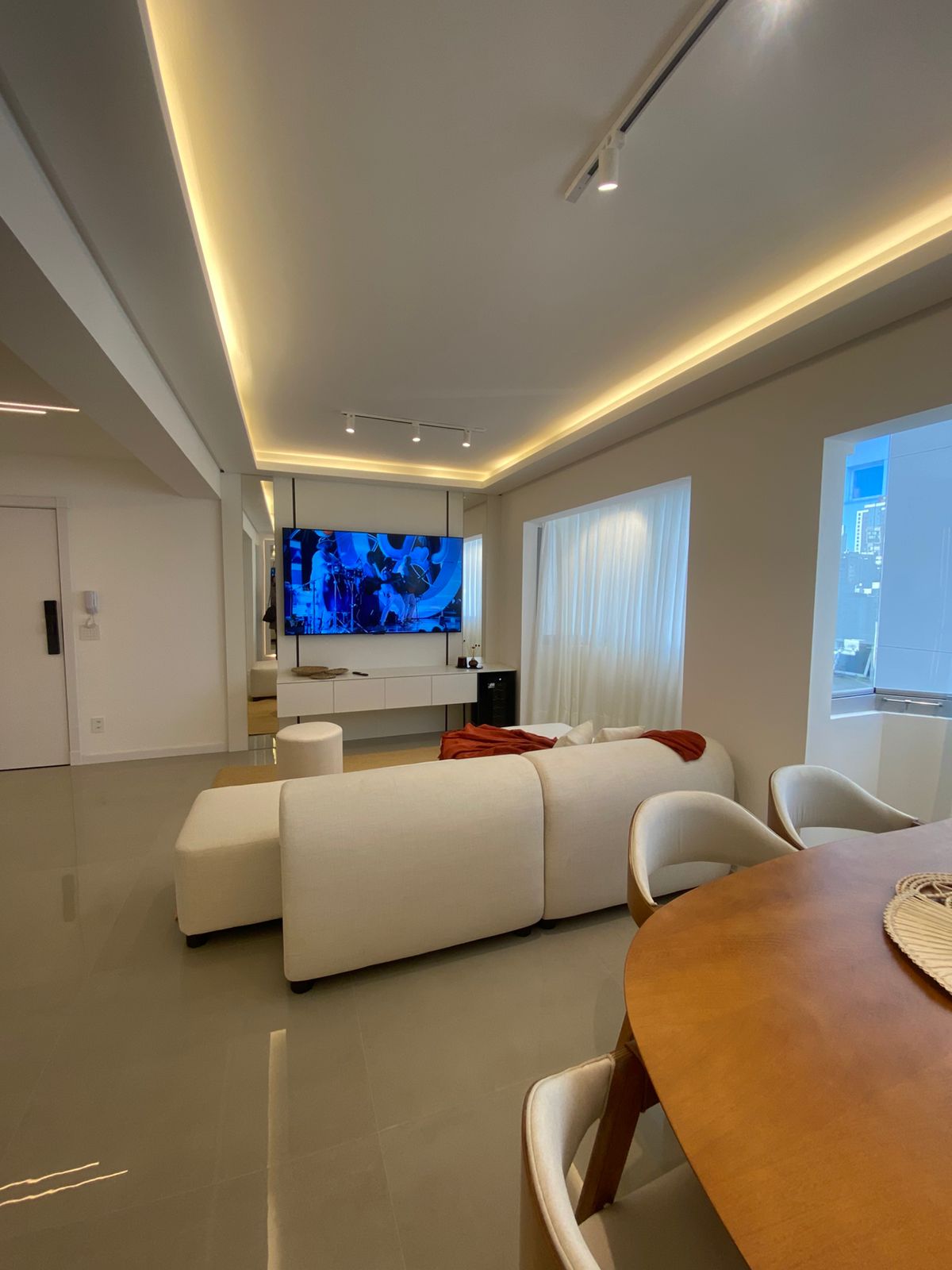 APARTAMENTO NOVO NA QUADRA MAR COM 106 M2 PRIVATIVOS