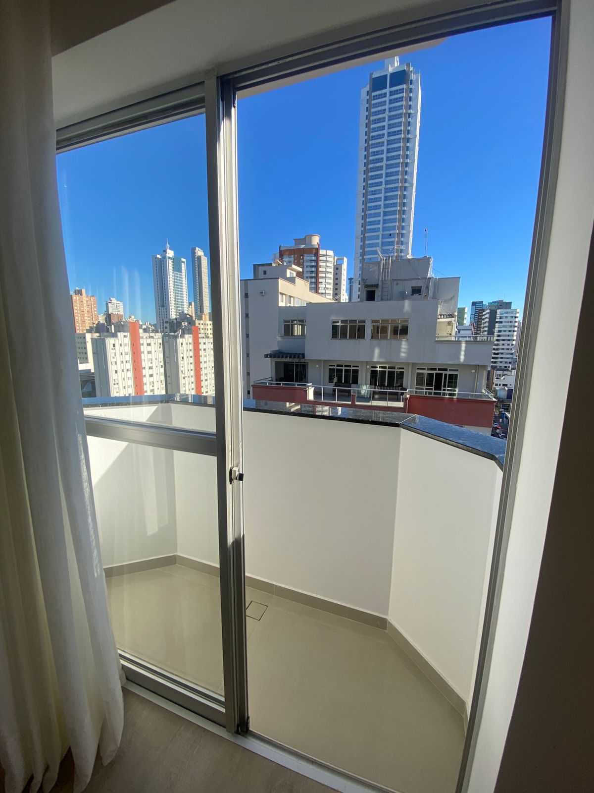 APARTAMENTO NOVO NA QUADRA MAR COM 106 M2 PRIVATIVOS