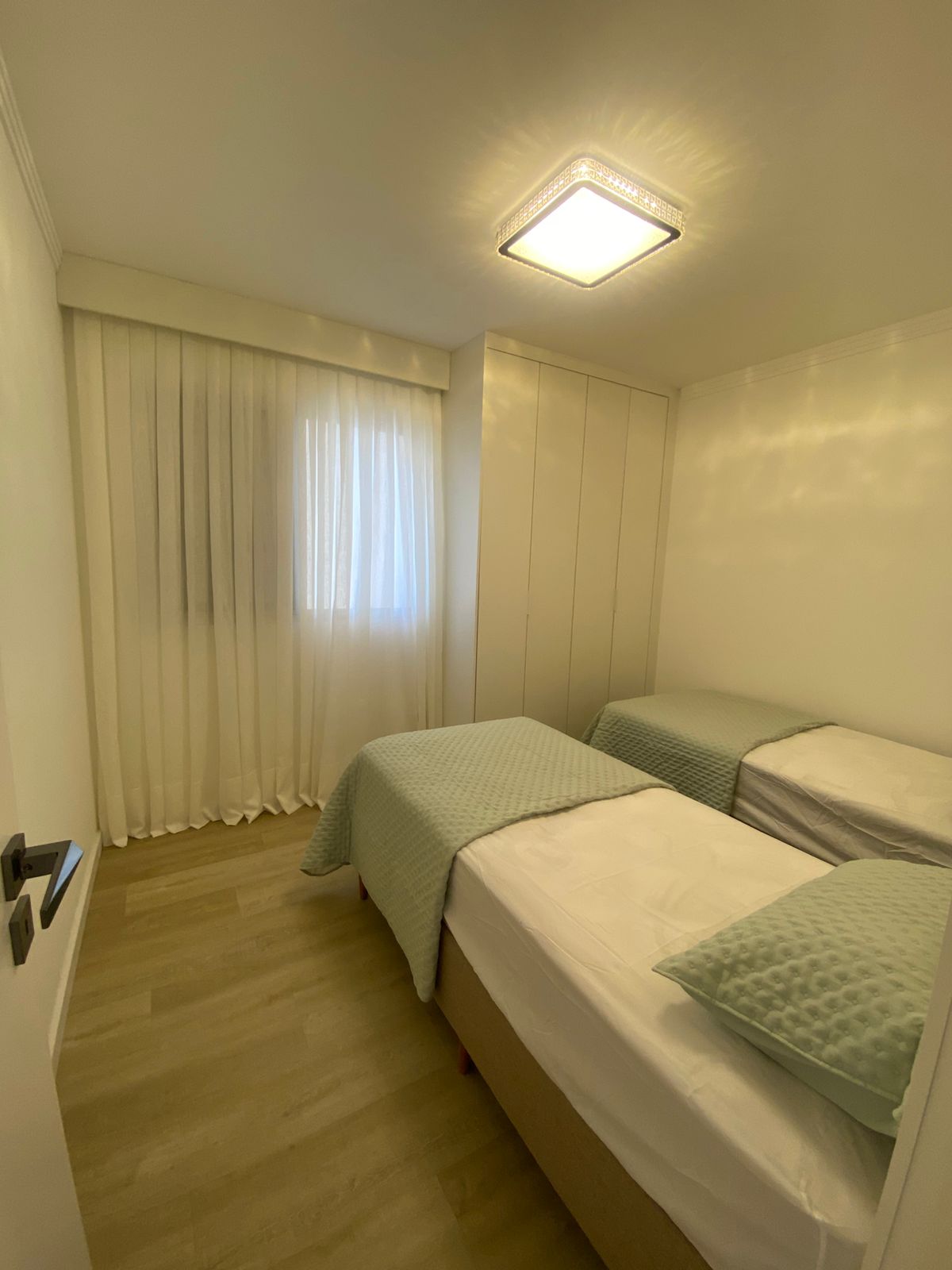APARTAMENTO NOVO NA QUADRA MAR COM 106 M2 PRIVATIVOS