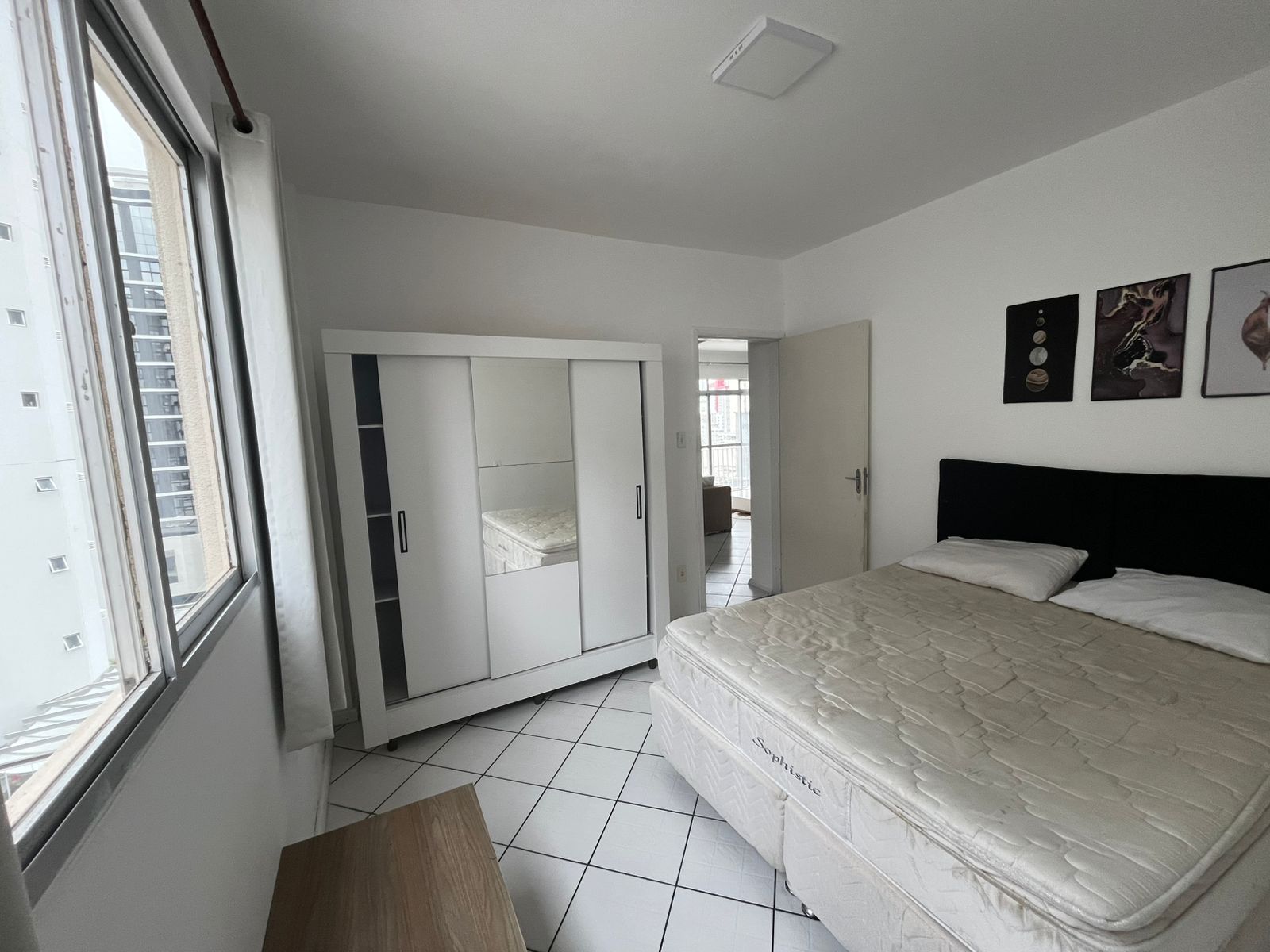 APARTAMENTO MOBILIADO PRÓXIMO A AVENIDA CENTRAL EM BALNEÁRIO CAMBORIÚ