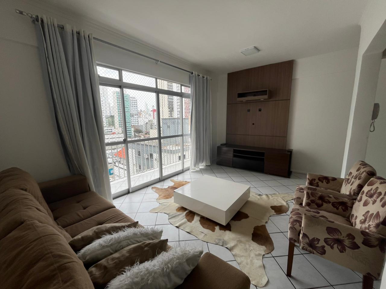 APARTAMENTO MOBILIADO PRÓXIMO A AVENIDA CENTRAL EM BALNEÁRIO CAMBORIÚ