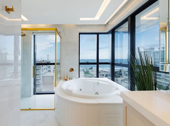 OPORTUNIDADE - 72 MESES CORREÇÃO CUB - Cobertura triplex mobiliada e decorada com 430 metros privativos e 4 vagas de garagem no Residencial Brava Palace.