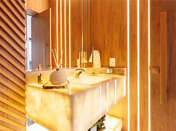 OPORTUNIDADE - 72 MESES CORREÇÃO CUB - Cobertura triplex mobiliada e decorada com 430 metros privativos e 4 vagas de garagem no Residencial Brava Palace.