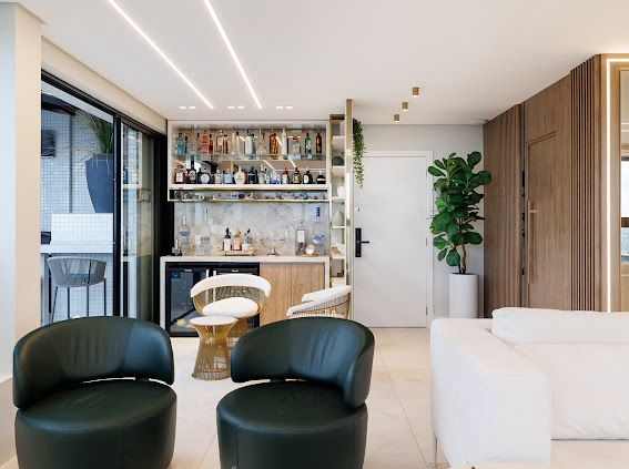 OPORTUNIDADE - 72 MESES CORREÇÃO CUB - Cobertura triplex mobiliada e decorada com 430 metros privativos e 4 vagas de garagem no Residencial Brava Palace.