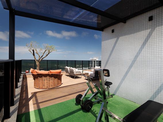 OPORTUNIDADE - 72 MESES CORREÇÃO CUB - Cobertura triplex mobiliada e decorada com 430 metros privativos e 4 vagas de garagem no Residencial Brava Palace.