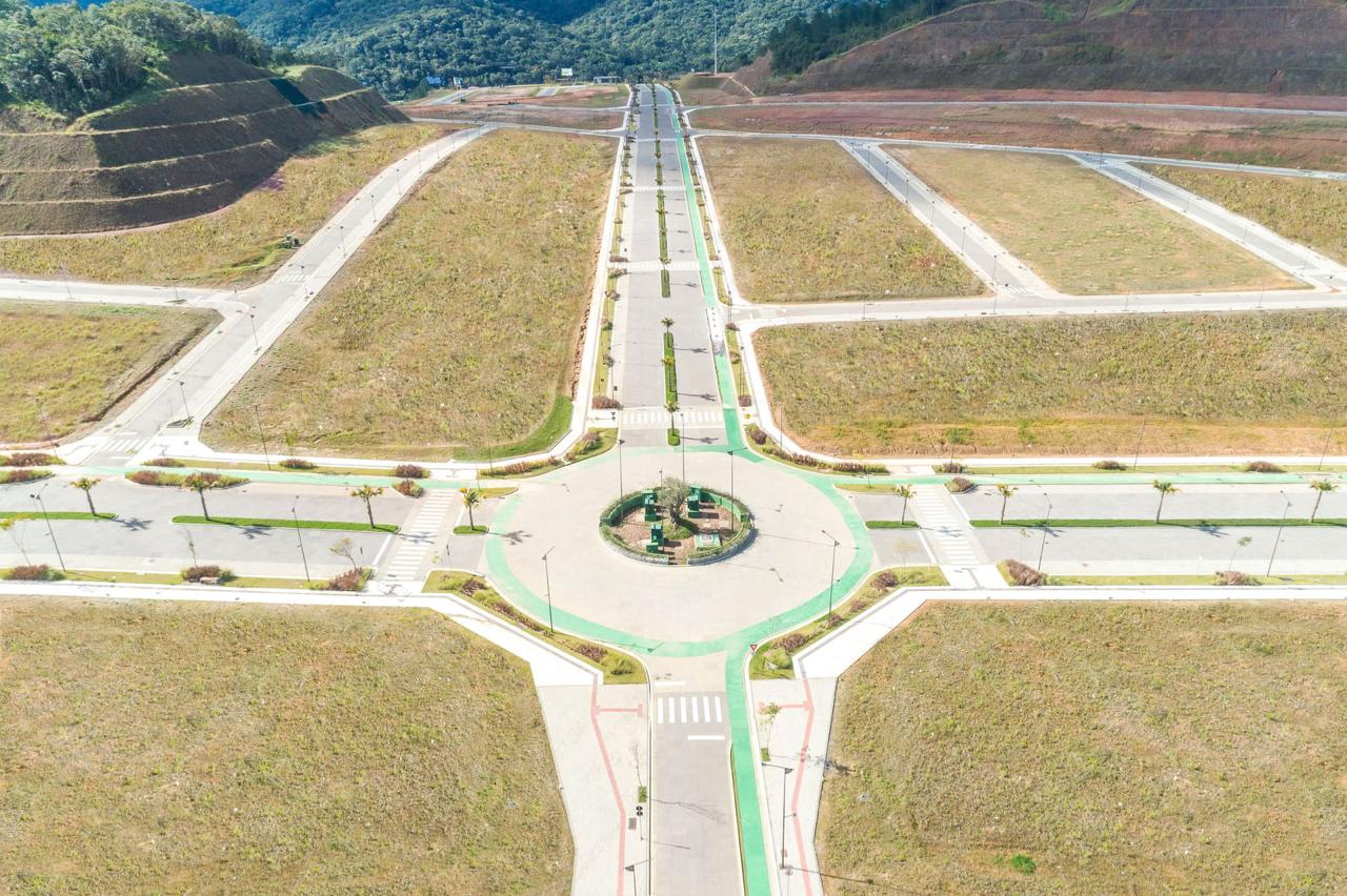 LOTE A VENDA NO COLINAS DE CAMBORIU