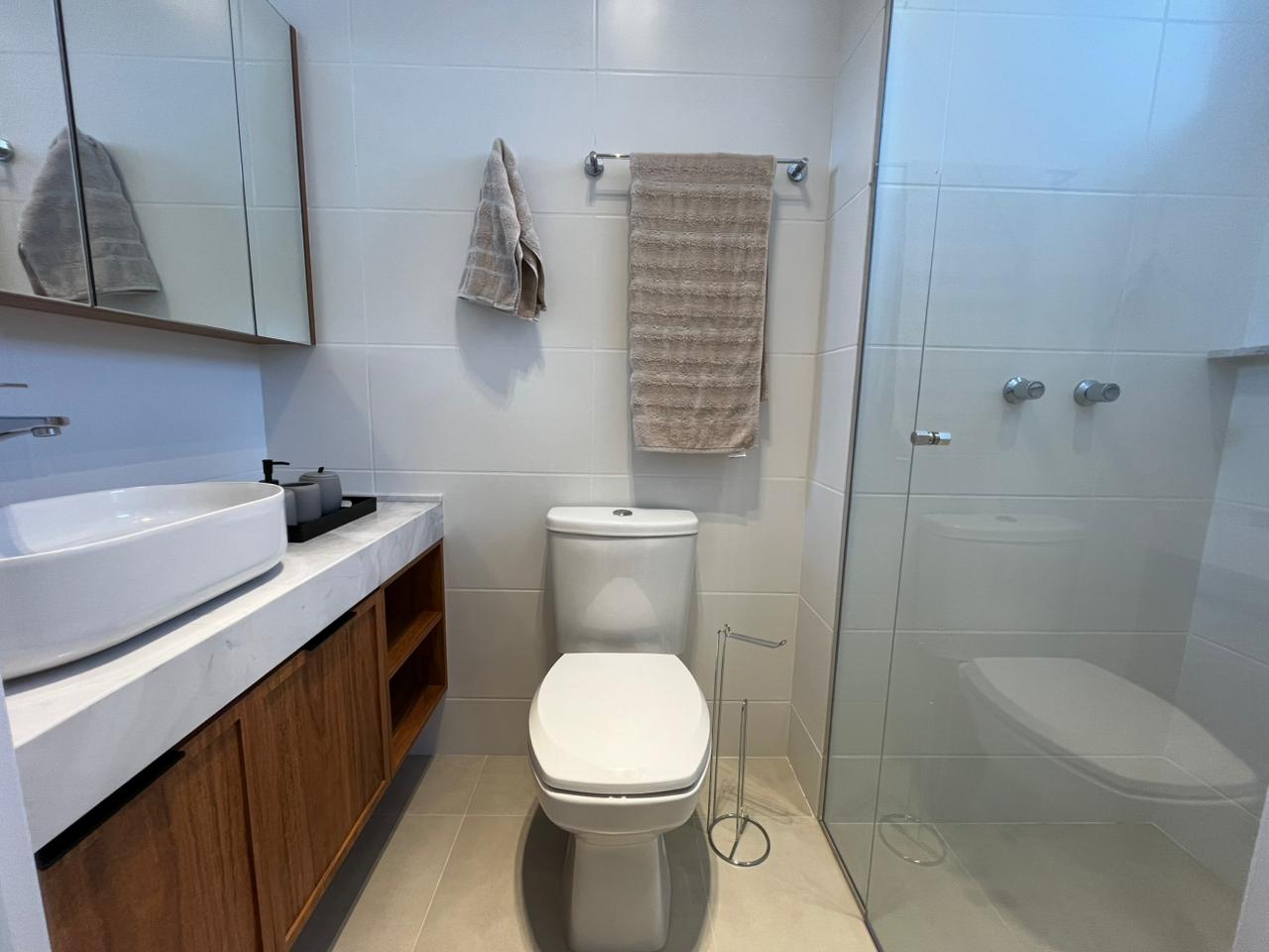 UNIDADE REFORMADA E MOBILIADA EM ANDAR ALTO NO BAIRRO FAZENDA EM ITAJAI 