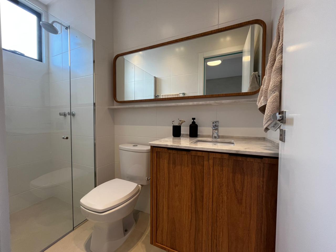 UNIDADE REFORMADA E MOBILIADA EM ANDAR ALTO NO BAIRRO FAZENDA EM ITAJAI 