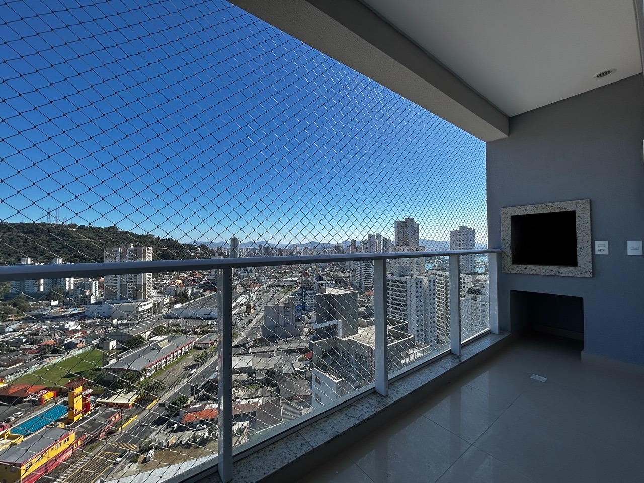 APARTAMENTO NA FAZENDA EM ITAJAI COM 3 DORMITÓRIOS E LAZER COMPLETO