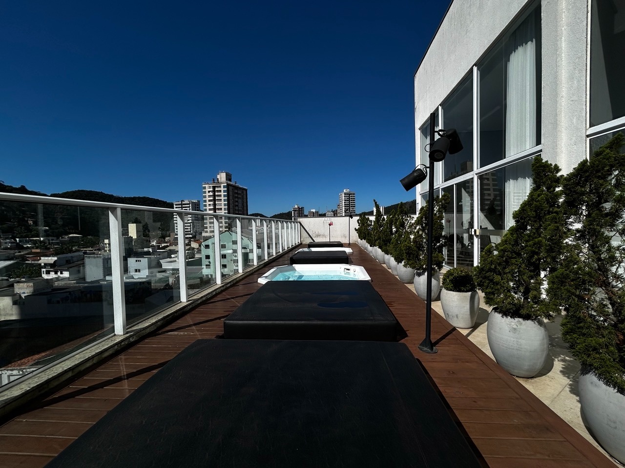 APARTAMENTO NA FAZENDA EM ITAJAI COM 3 DORMITÓRIOS E LAZER COMPLETO