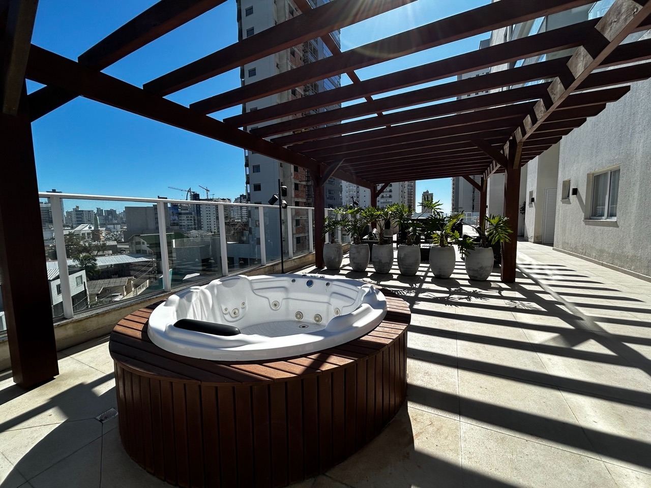 APARTAMENTO NA FAZENDA EM ITAJAI COM 3 DORMITÓRIOS E LAZER COMPLETO