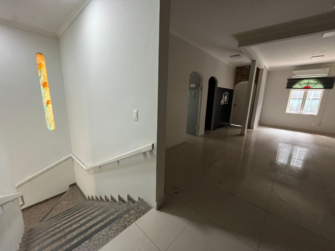 ESPAÇO COMERCIAL DE FRENTE PARA AVENIDA BRASIL PARA LOCAÇÃO ANUAL