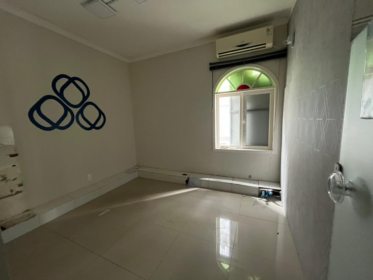 ESPAÇO COMERCIAL DE FRENTE PARA AVENIDA BRASIL PARA LOCAÇÃO ANUAL