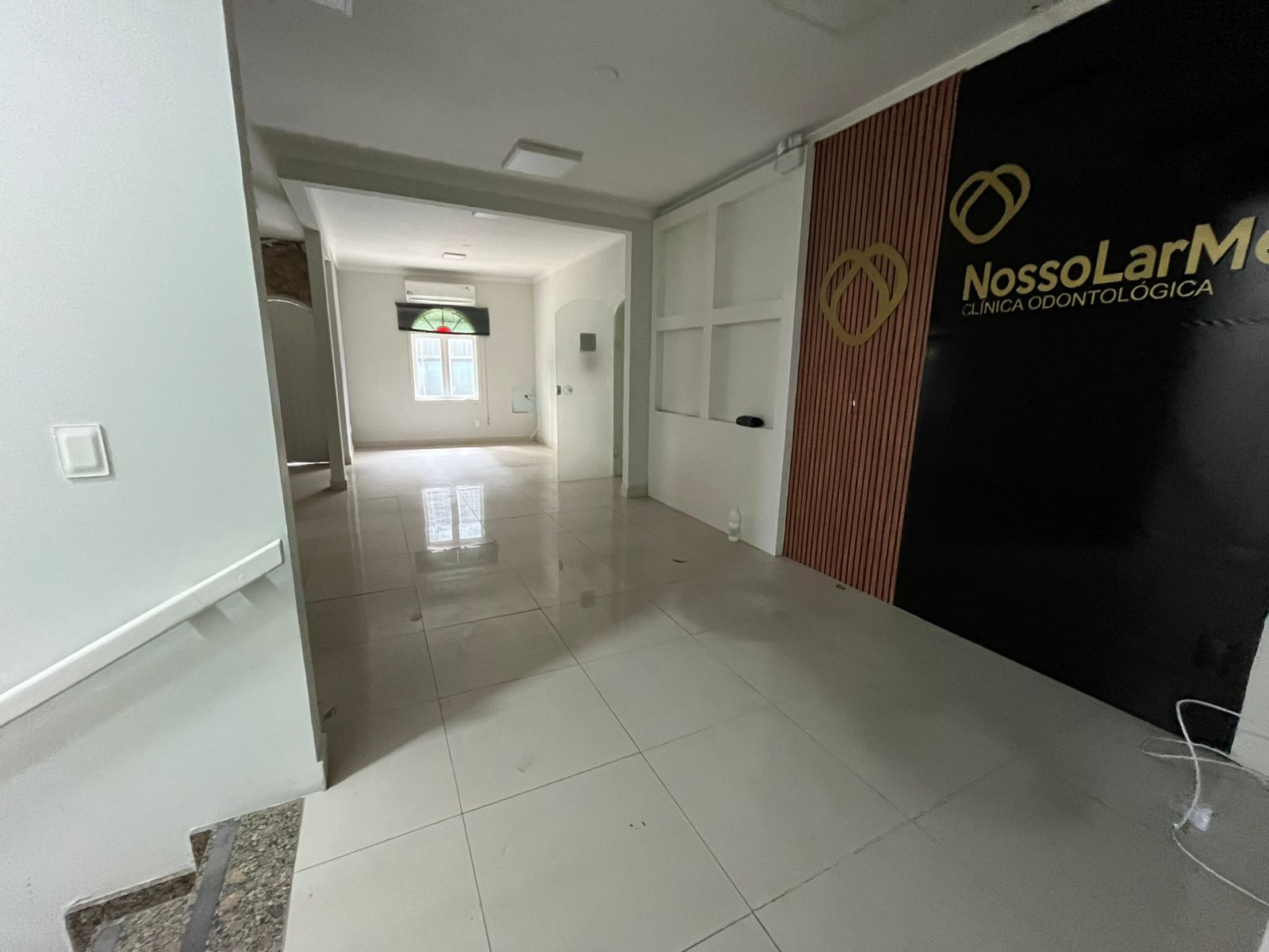 ESPAÇO COMERCIAL DE FRENTE PARA AVENIDA BRASIL PARA LOCAÇÃO ANUAL