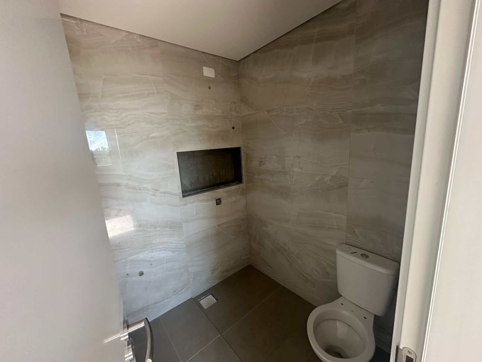 DUPLEX COM VISTA DEFINITIVA DA PRAIA BRAVA A VENDA