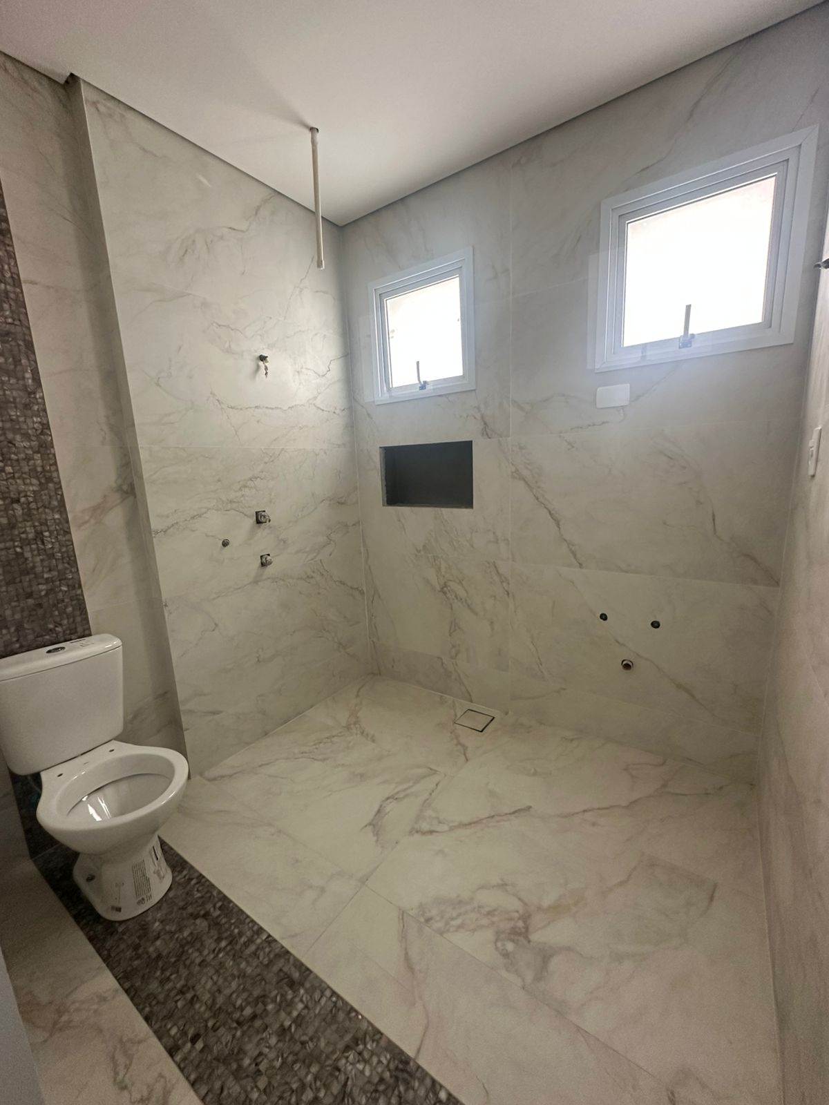 DUPLEX COM VISTA DEFINITIVA DA PRAIA BRAVA A VENDA