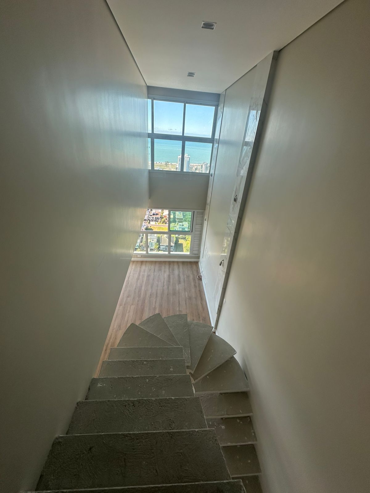 DUPLEX COM VISTA DEFINITIVA DA PRAIA BRAVA A VENDA