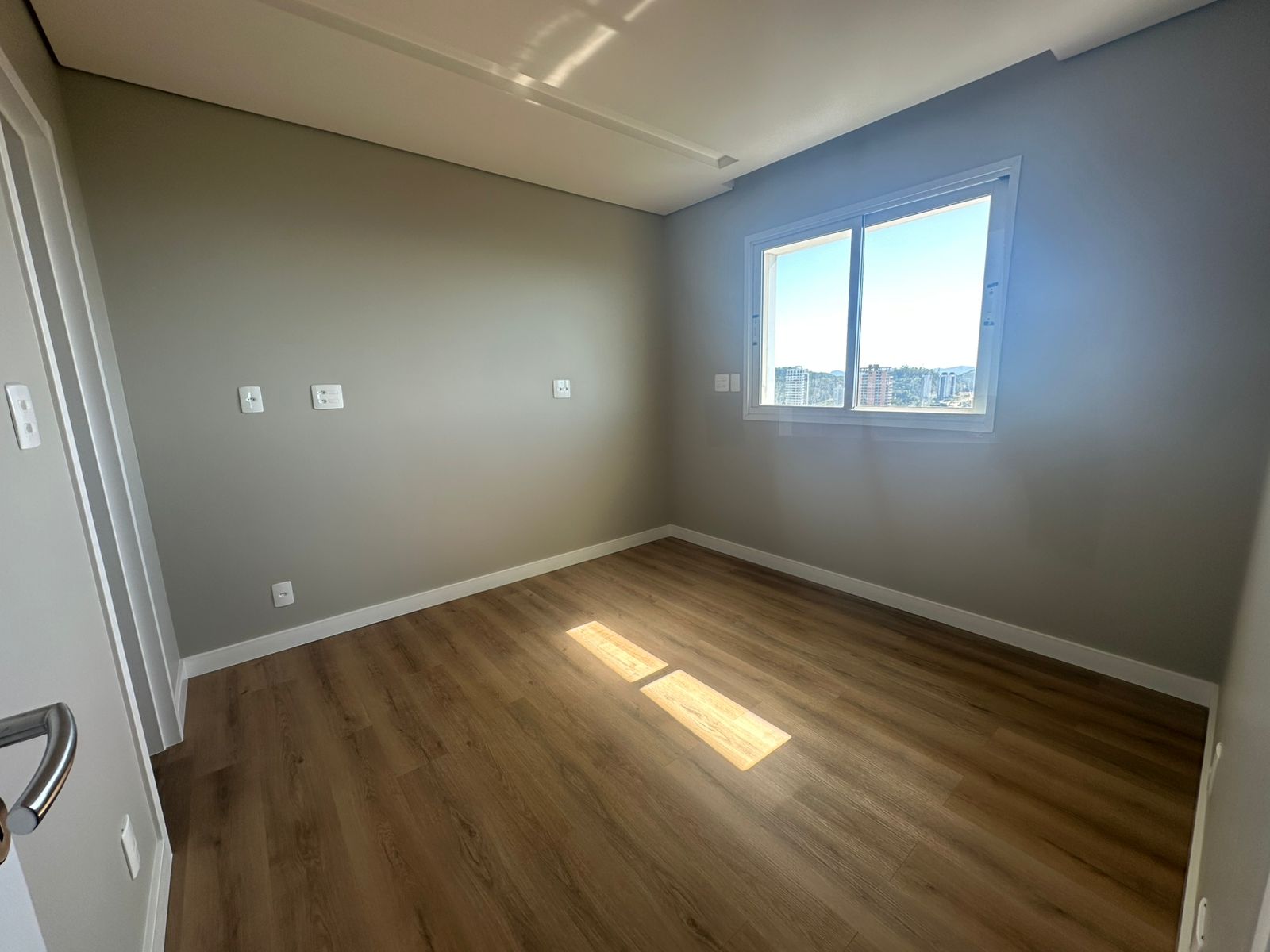 DUPLEX COM VISTA DEFINITIVA DA PRAIA BRAVA A VENDA