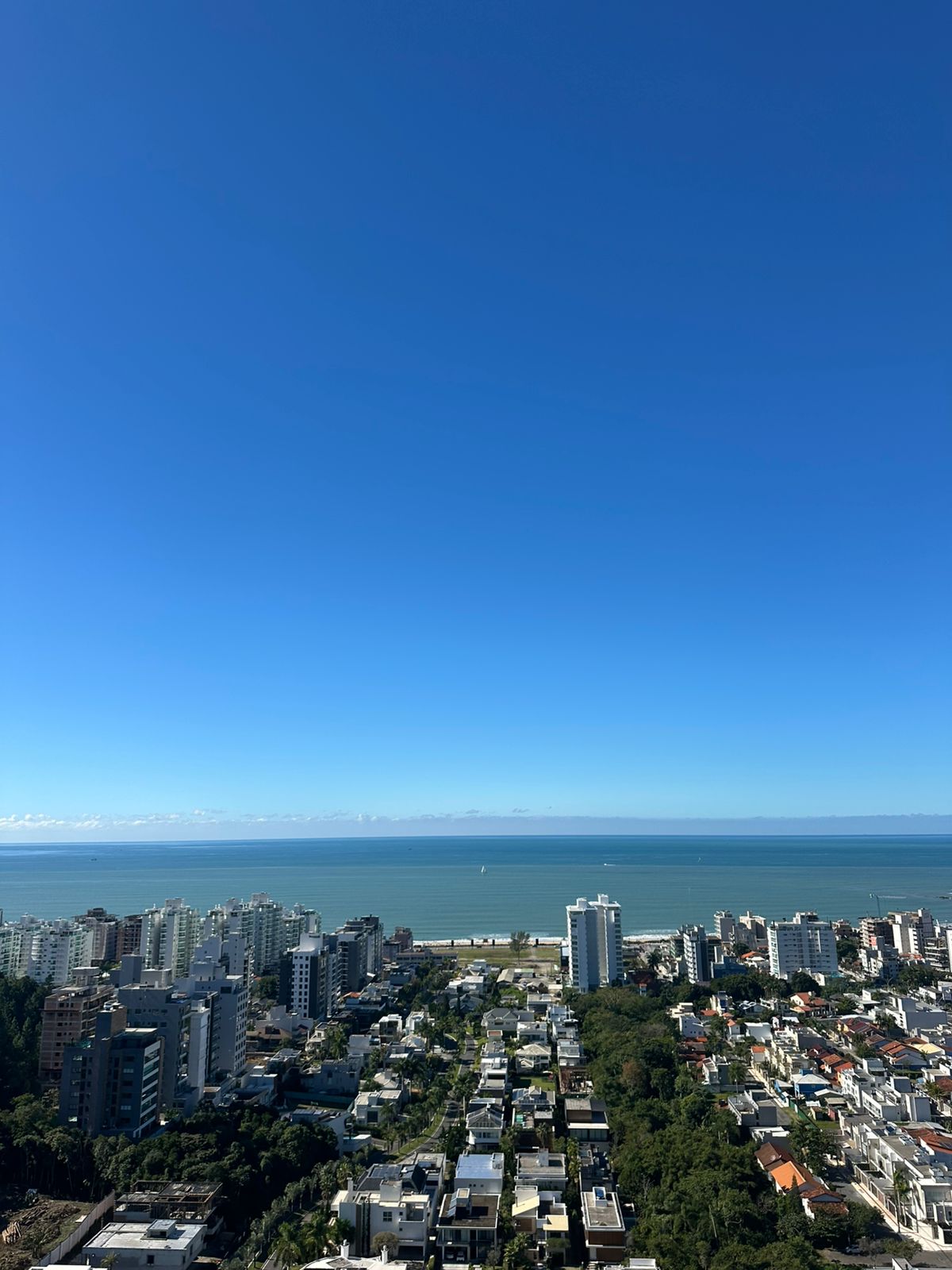 DUPLEX COM VISTA DEFINITIVA DA PRAIA BRAVA A VENDA