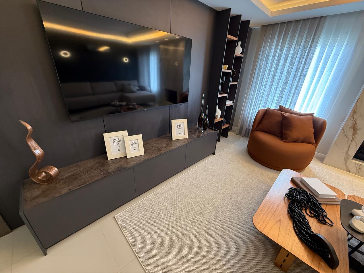 CASA FANTÁSTICA COMPLETA E DECORADA EM CONDOMÍNIO FECHADO A VENDA NA BARRA