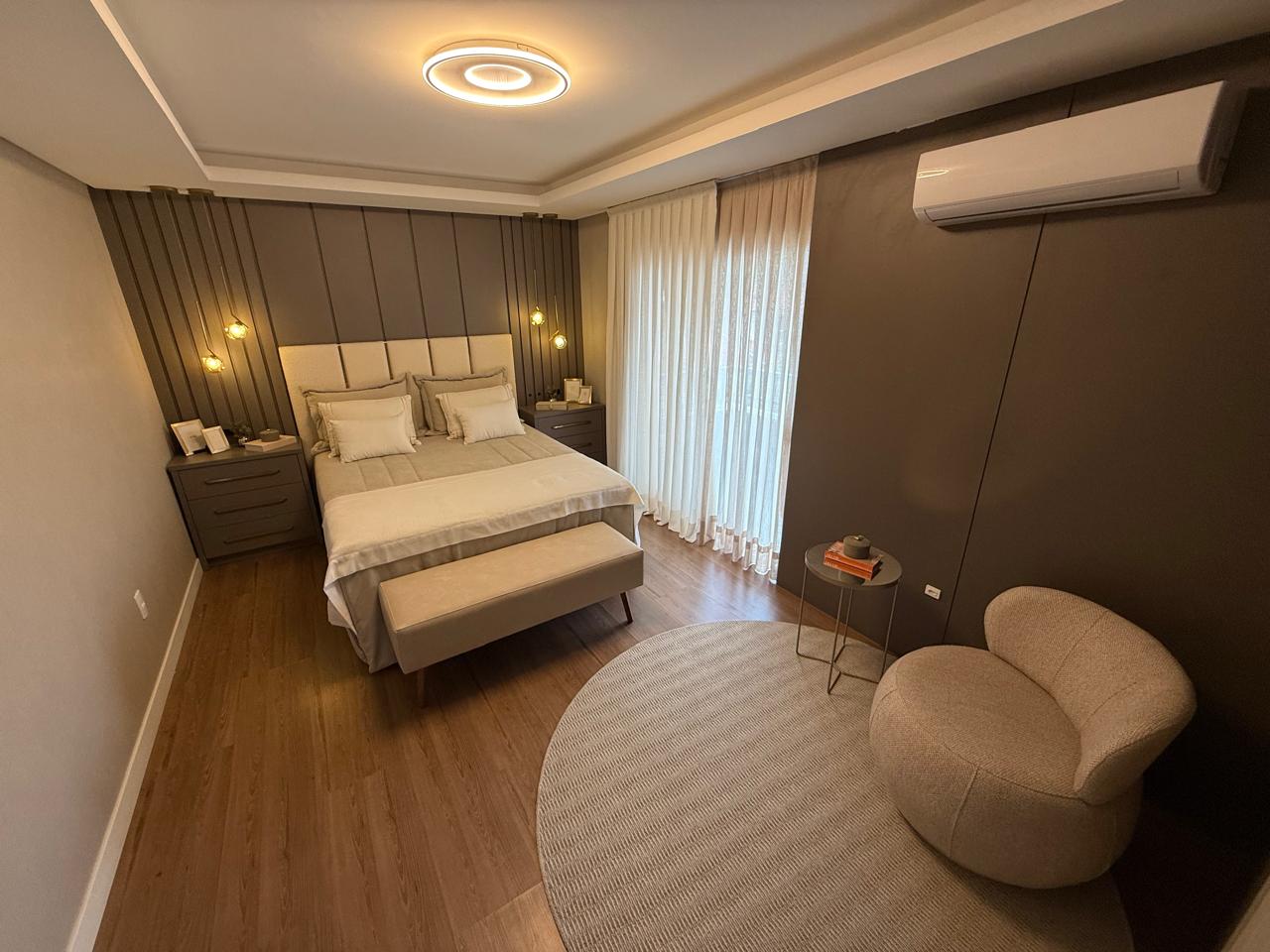 CASA FANTÁSTICA COMPLETA E DECORADA EM CONDOMÍNIO FECHADO A VENDA NA BARRA