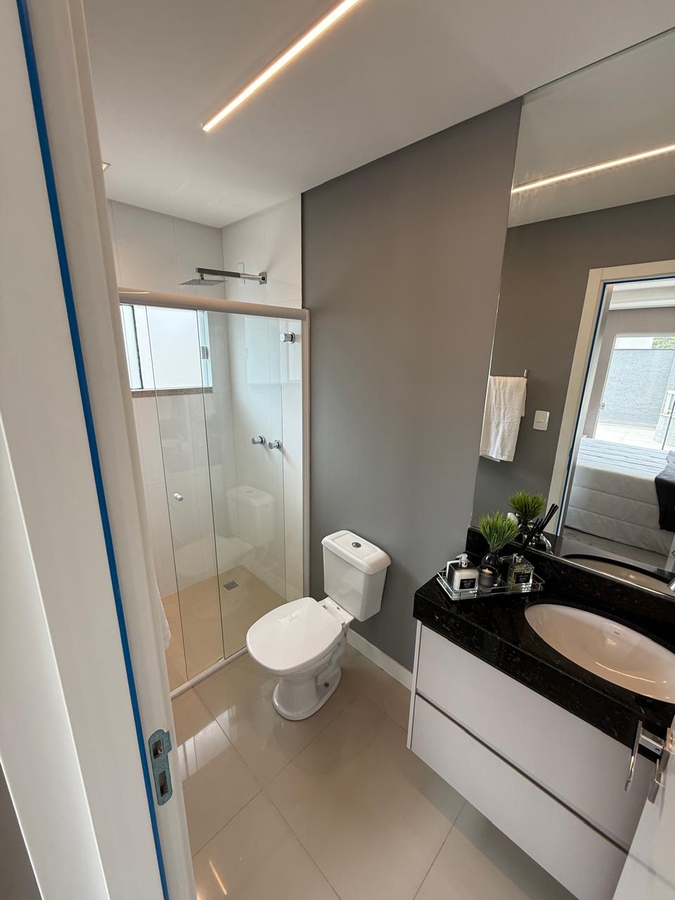 CASA FANTÁSTICA COMPLETA E DECORADA EM CONDOMÍNIO FECHADO A VENDA NA BARRA