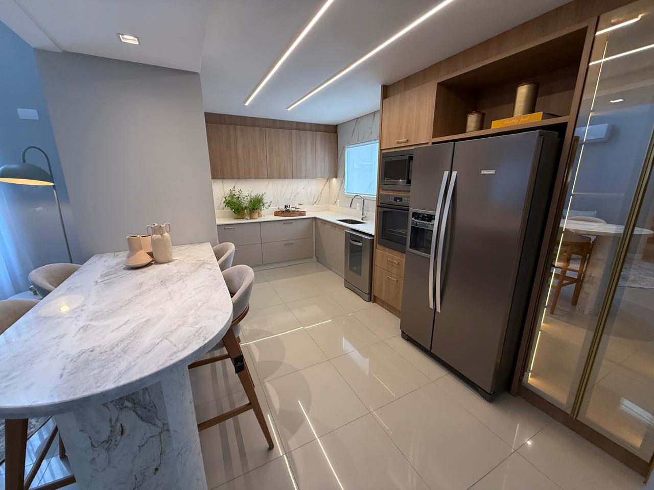 CASA FANTÁSTICA COMPLETA E DECORADA EM CONDOMÍNIO FECHADO A VENDA NA BARRA