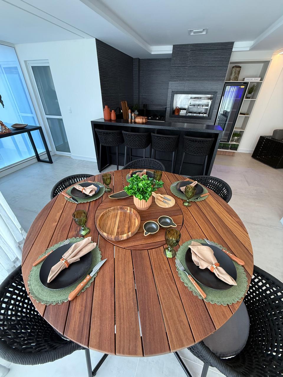 CASA FANTÁSTICA COMPLETA E DECORADA EM CONDOMÍNIO FECHADO A VENDA NA BARRA