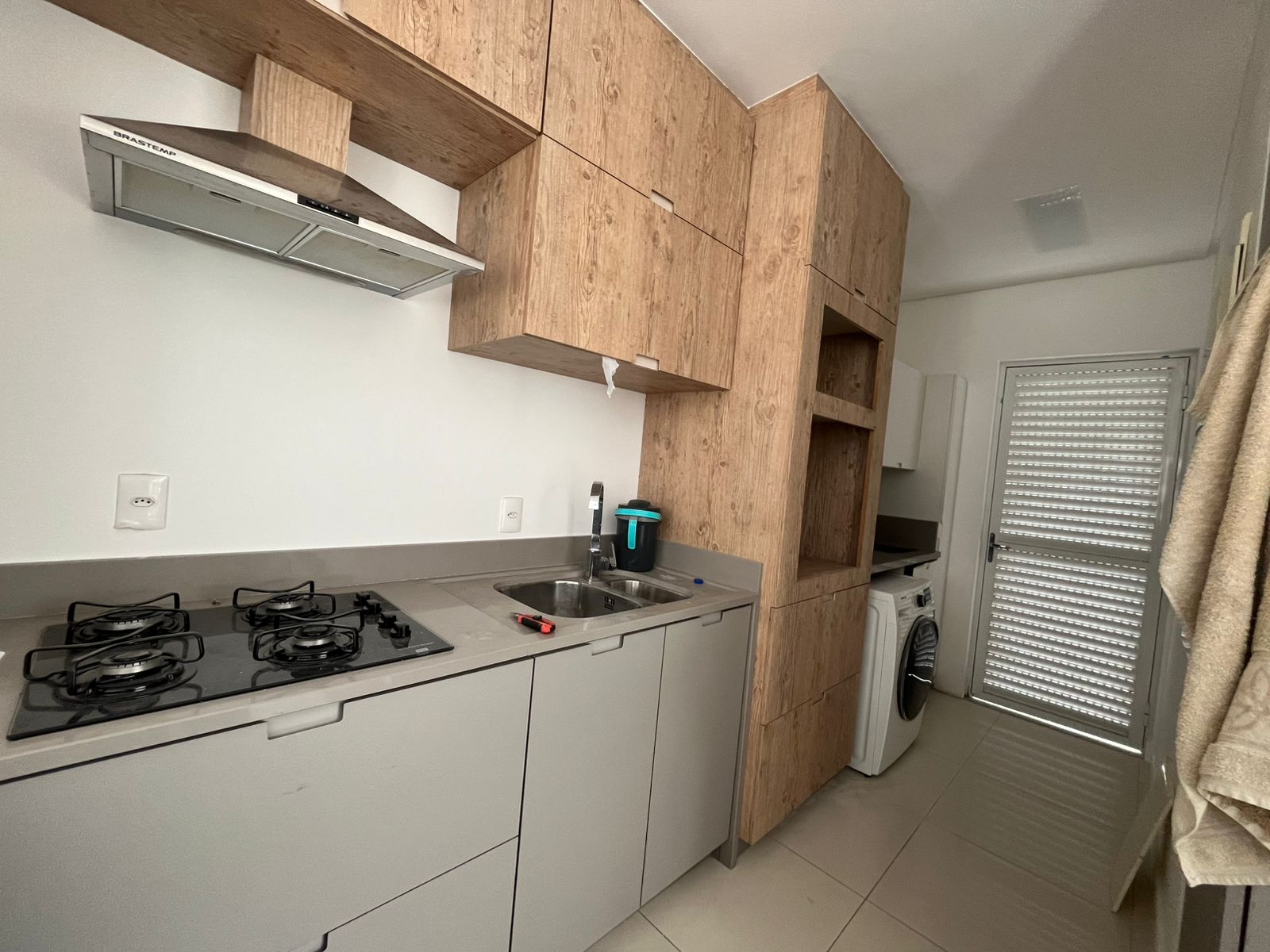 CASA COM 2 ANDARES EM CONDOMINIO FECHADO COM LAZER COMPLETO