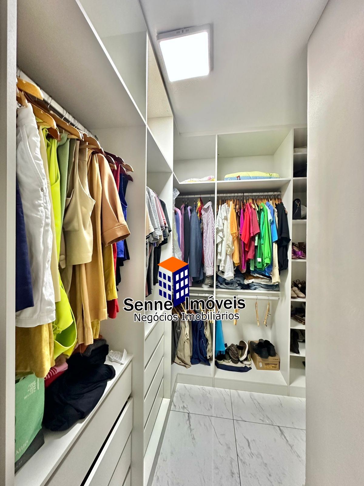 DUPLEX COM 3 SUÍTES EM MORADA DE LARANJEIRAS - PORTEIRA FECHADA