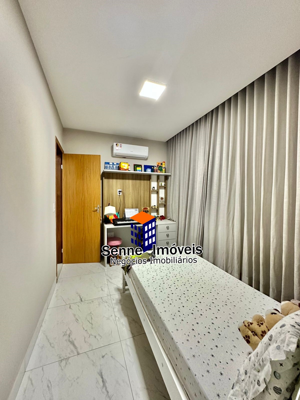 DUPLEX COM 3 SUÍTES EM MORADA DE LARANJEIRAS - PORTEIRA FECHADA