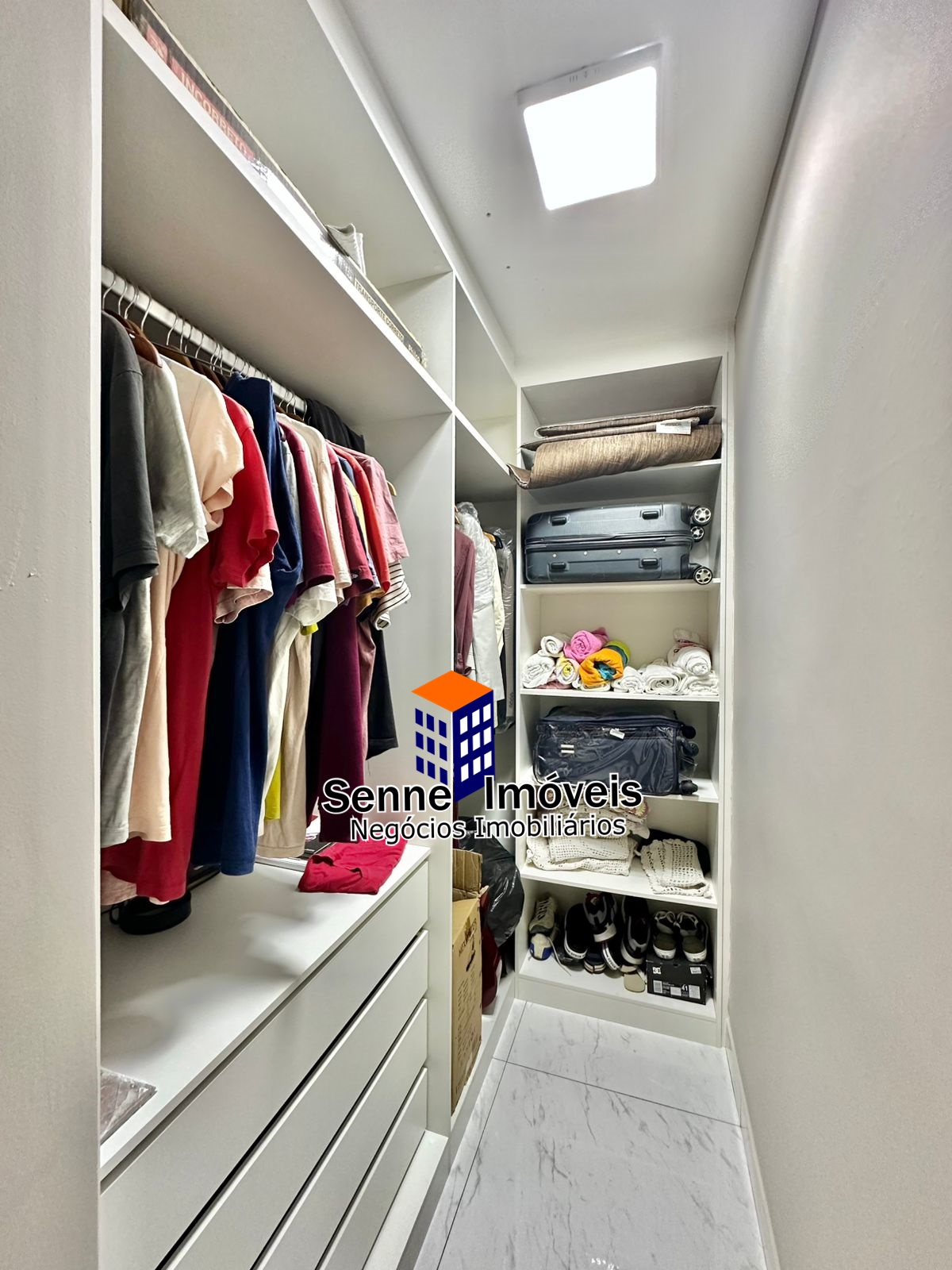 DUPLEX COM 3 SUÍTES EM MORADA DE LARANJEIRAS - PORTEIRA FECHADA