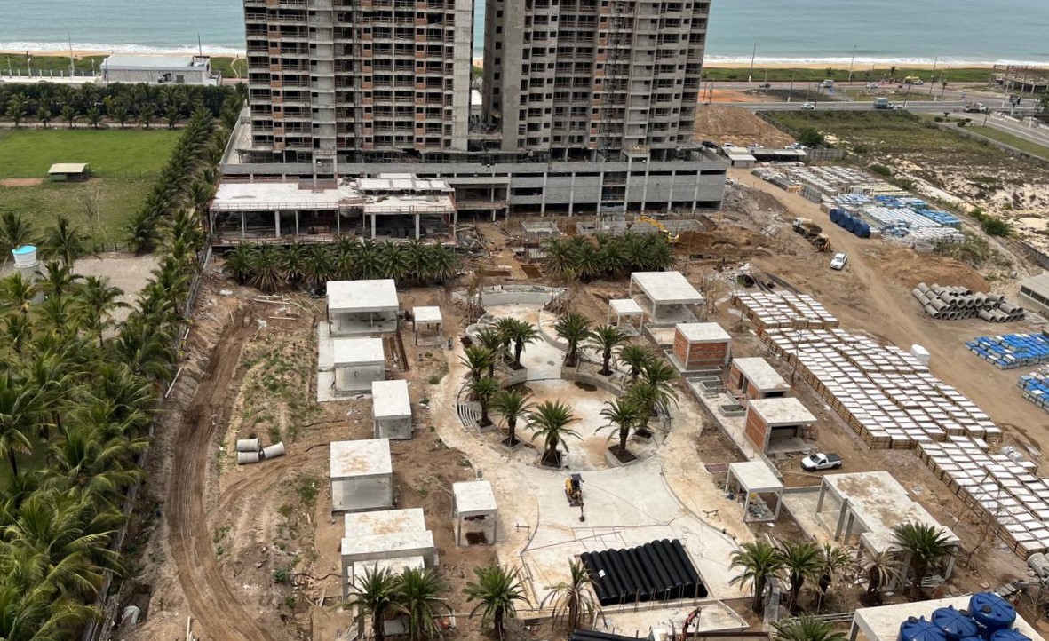 TAJ HOME RESORT 3 E 4 SUITES DE FRENTE PARA O MAR