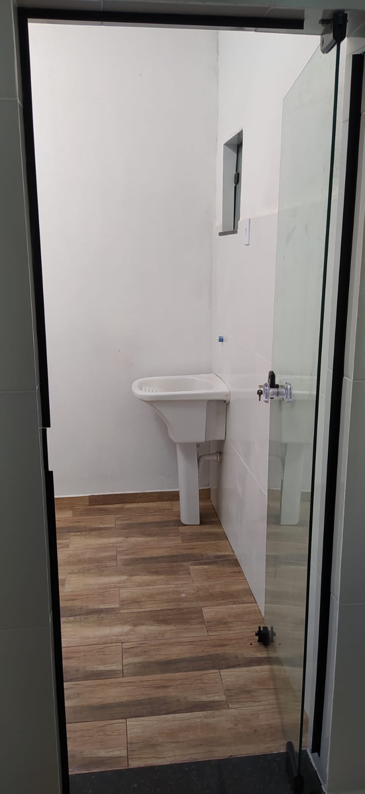 CASA NOVA 2 dorm. e 1 suite