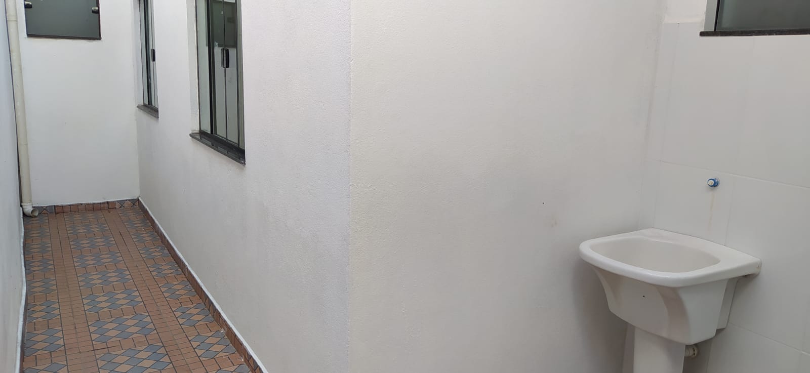 CASA NOVA 2 dorm. e 1 suite