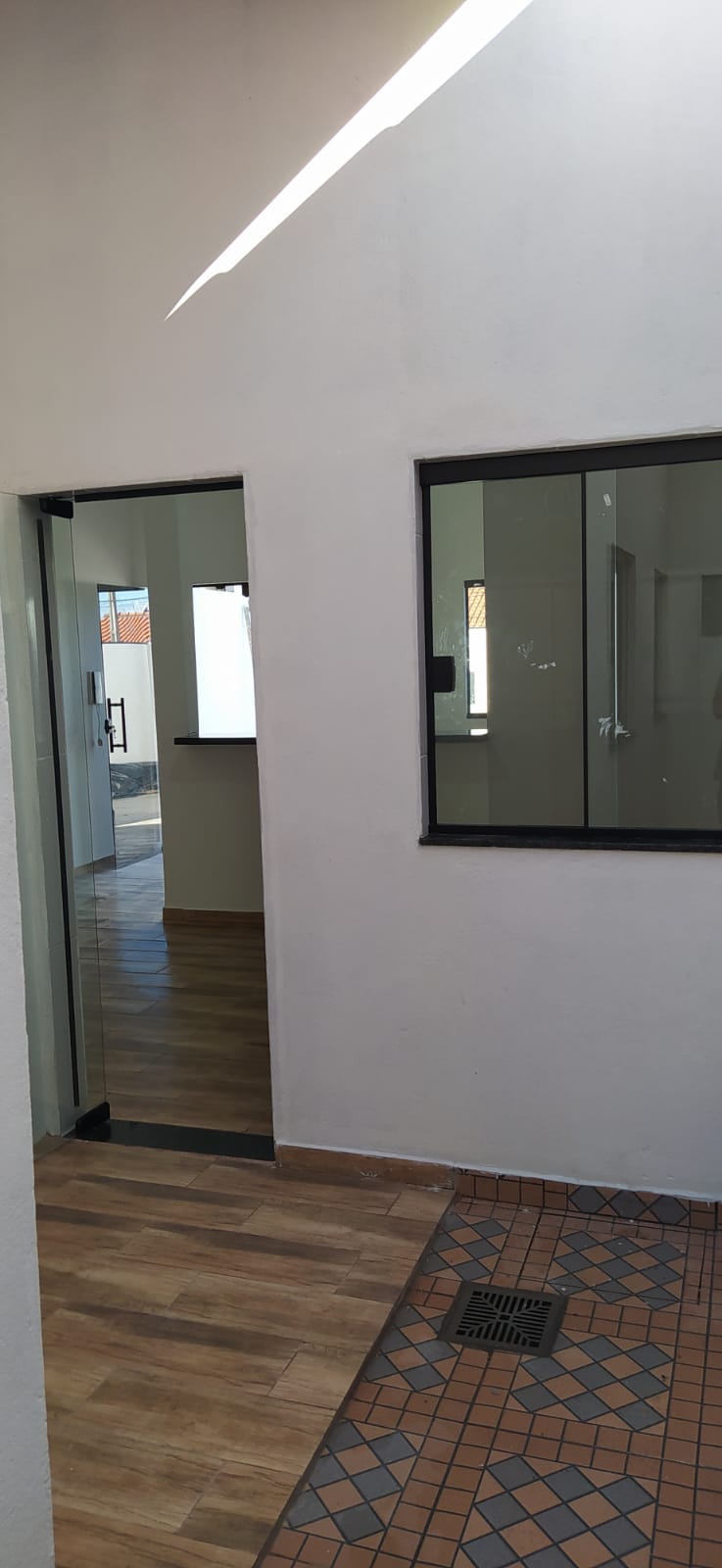 CASA NOVA 2 dorm. e 1 suite