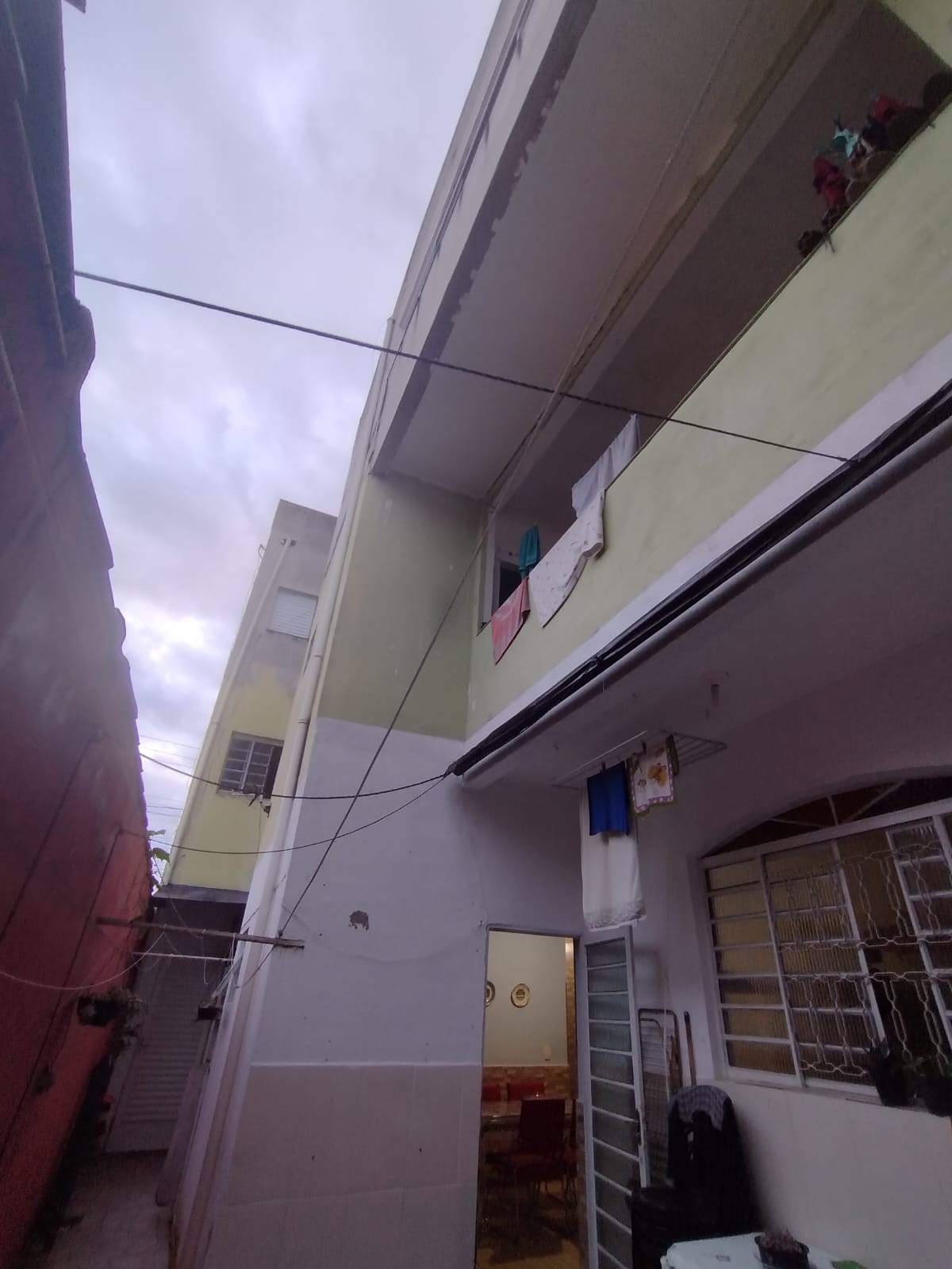 Prédio com 3 apartamentos com 3 dorm e 1 suite