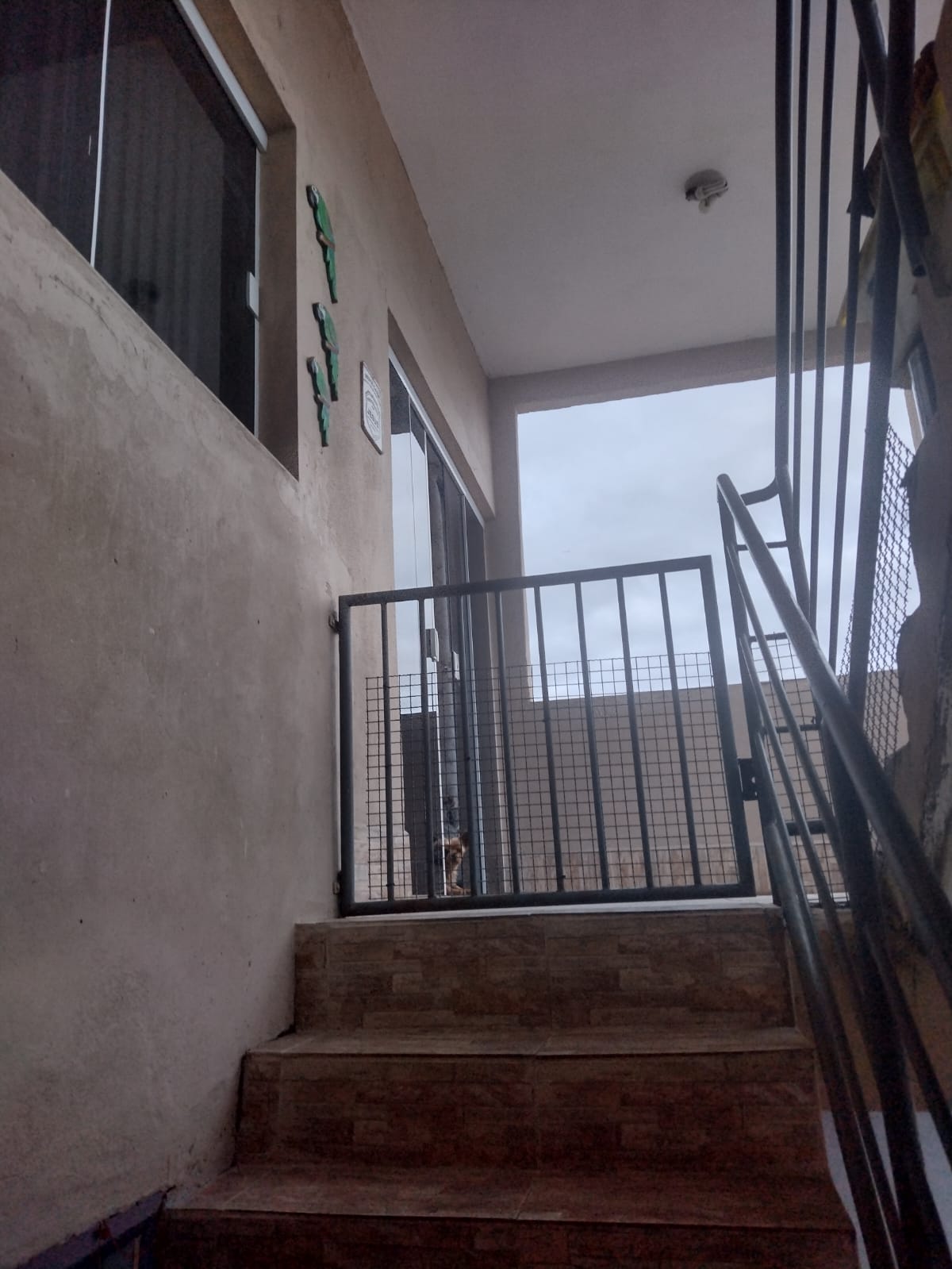 Prédio com 3 apartamentos com 3 dorm e 1 suite