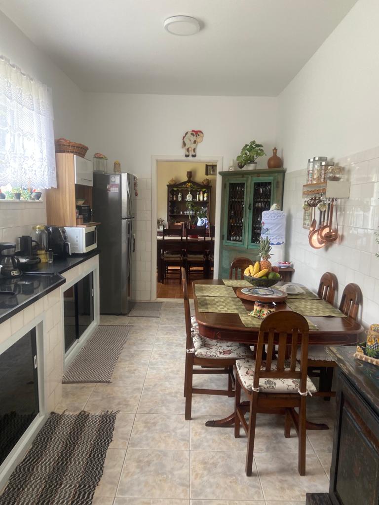 VENDA: Casa em Araras, Petrópolis - RJ. 