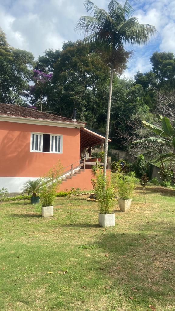 VENDA: Casa em Araras, Petrópolis - RJ. 