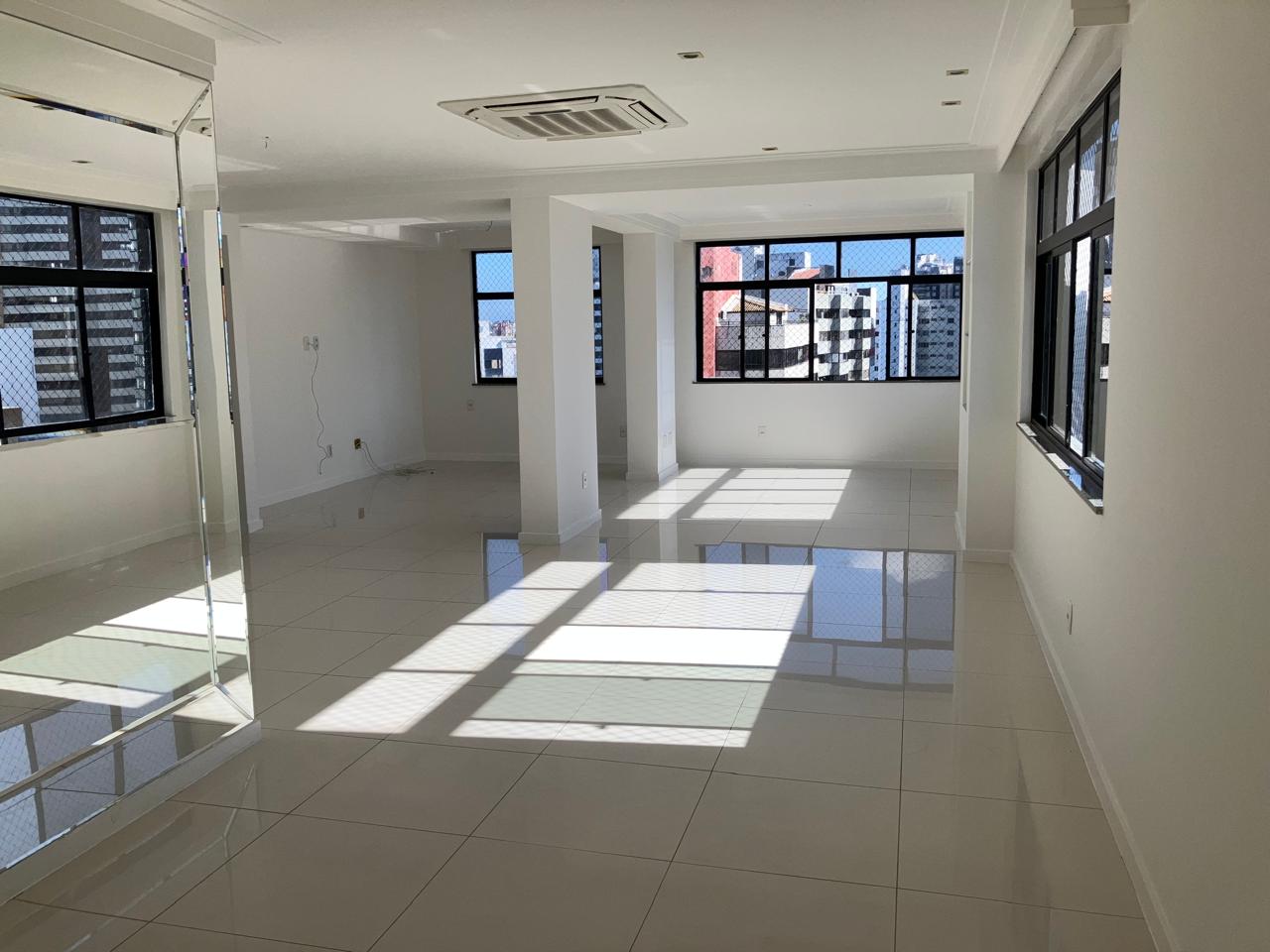Apartamento para Locação no Caminho das Árvores com 4 Quartos, atualmente com 3 Quartos mais home theater