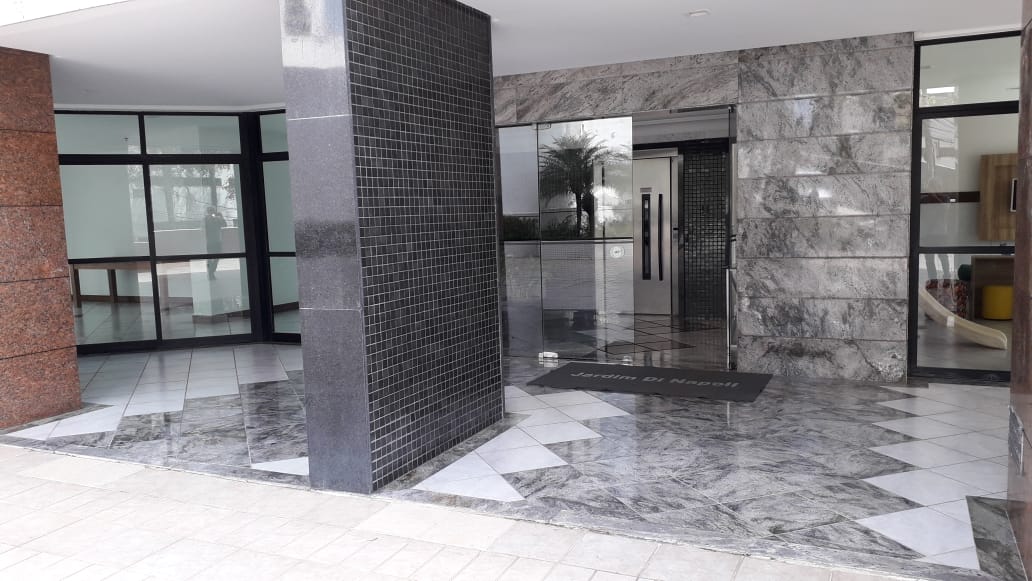 ALUGO 3 QUARTOS COM 3 GARAGENS  NO CIDADE JARDIM