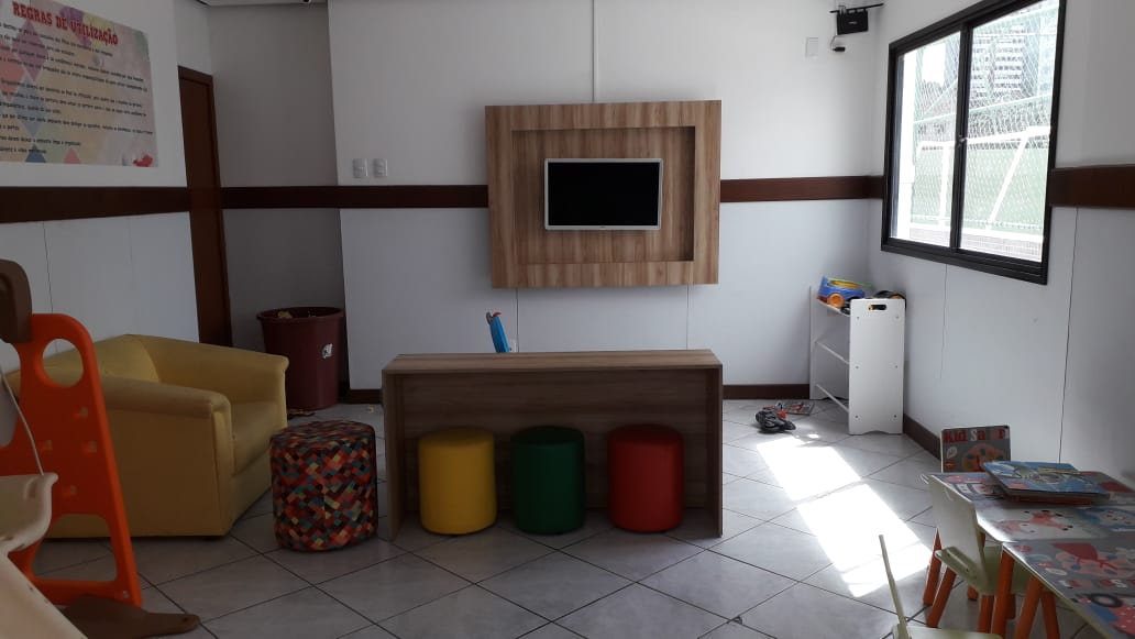 ALUGO 3 QUARTOS COM 3 GARAGENS  NO CIDADE JARDIM