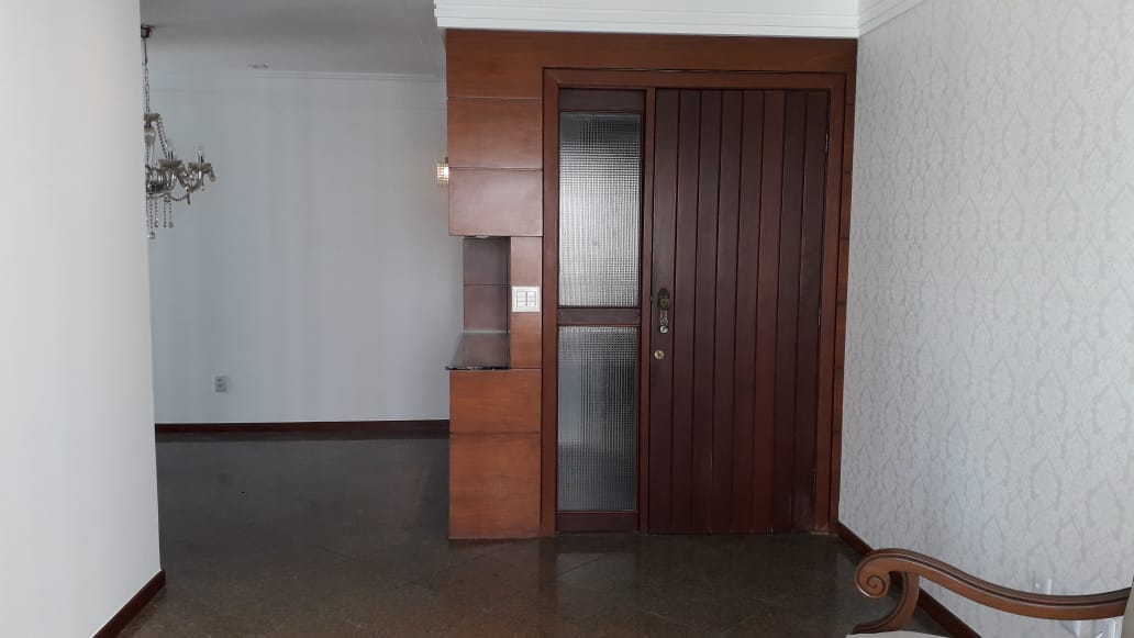 ALUGO 3 QUARTOS COM 3 GARAGENS  NO CIDADE JARDIM