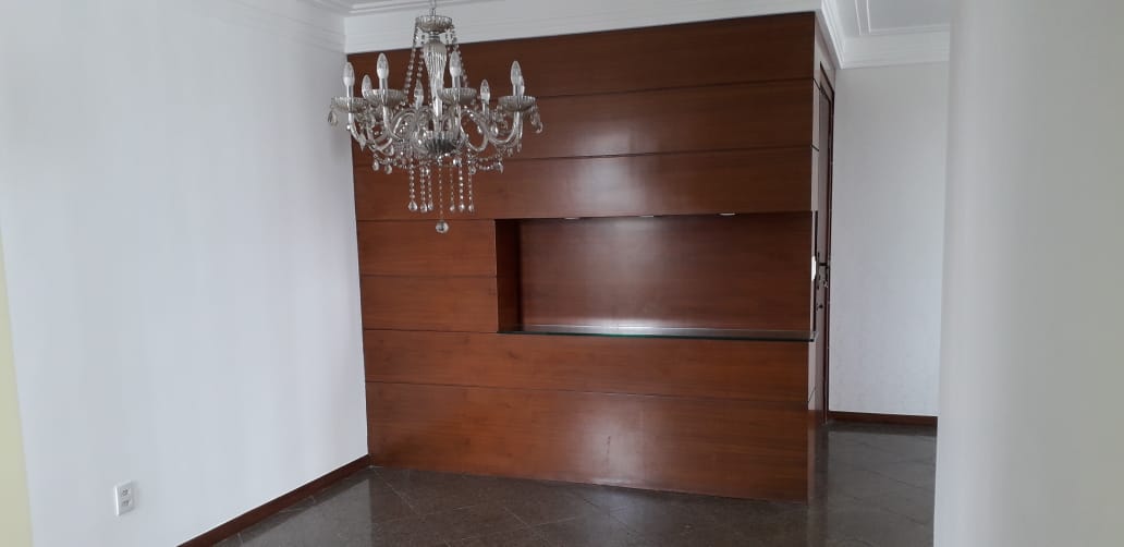 ALUGO 3 QUARTOS COM 3 GARAGENS  NO CIDADE JARDIM