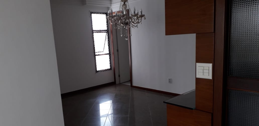 ALUGO 3 QUARTOS COM 3 GARAGENS  NO CIDADE JARDIM