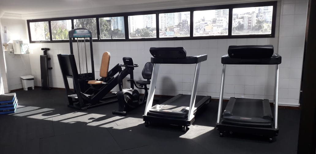 ALUGO 3 QUARTOS COM 3 GARAGENS  NO CIDADE JARDIM